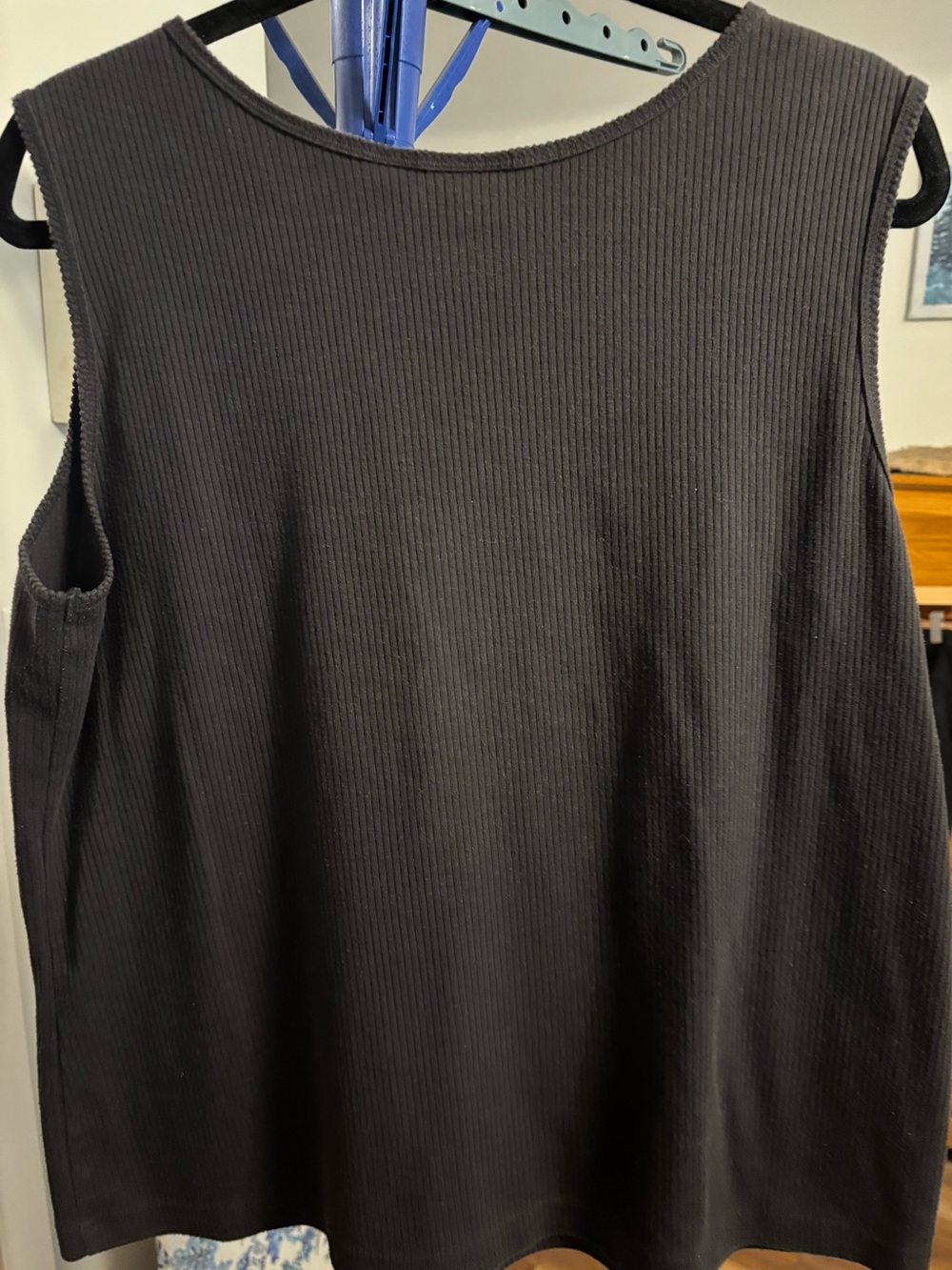 Classic Elements Black Ribbed Tank Top - Picture 2 of 2